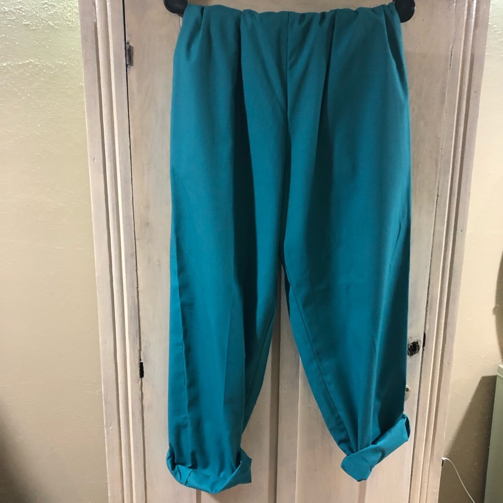 Cherokee baggie pants, size medium.